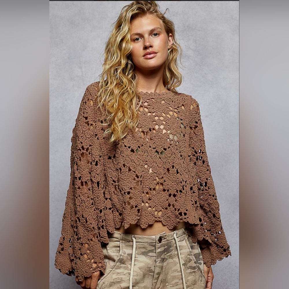 #783 POL Oversized Top Chenille Sweater w/ Scalloped Edge Pointed Solid Pattern